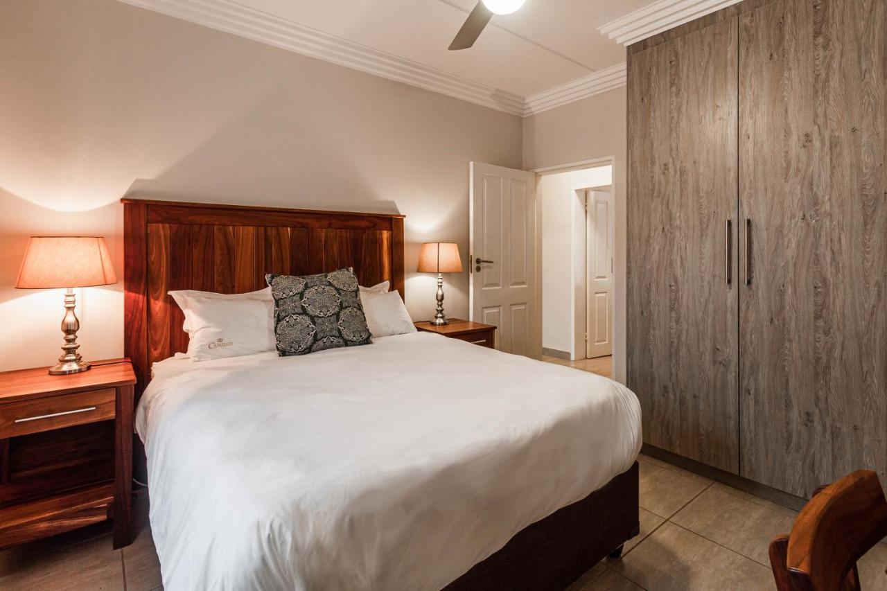 Camelot Guest House & Apartments Потчефструм Екстериор снимка